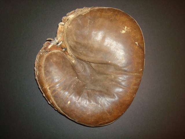 A.J. Reach Decker Patent Catchers Mitt Front